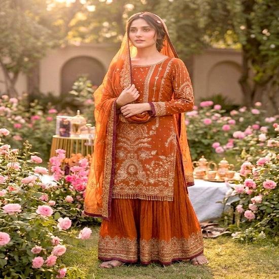 Exquisite Embroidered Georgette Sharara Suit Set – Tunic, Flared Pants & Organza Dupatta M