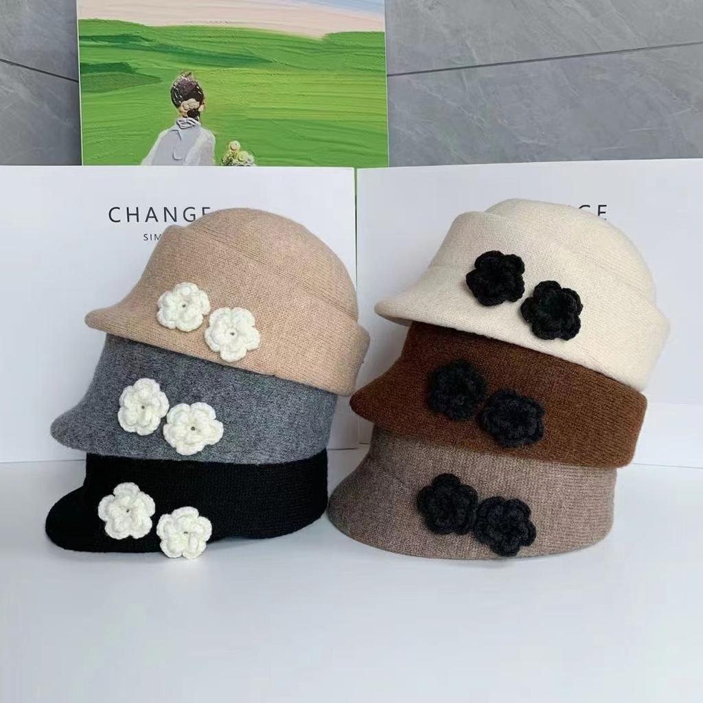 Ambience camel wool knitted flower equestrian hat autumn and winter niche face newsboy hat cap