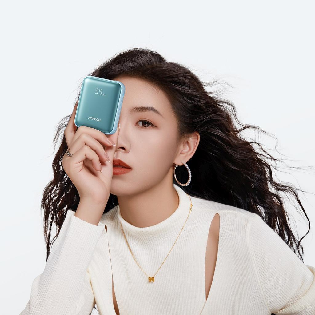 Powerbank 10000mAh 22,5W mit eingebauten Kabeln - blau