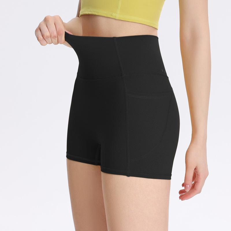 

Women’s Peach Nude Quick-Dry Breathable 3/4 Sports Shorts with No Visible Lines & Pockets for Running, Fitness, Cycling, Yoga Medium