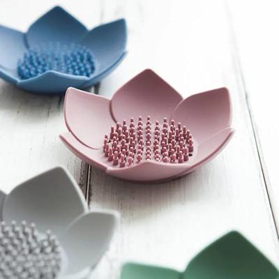 1 pièce Boîte à Savon Forme Lotus Antidérapante Portable Silicone pour Égoutter Plateau à Savon Égouttoir Porte-Savon Accessoires de Salle de Bain