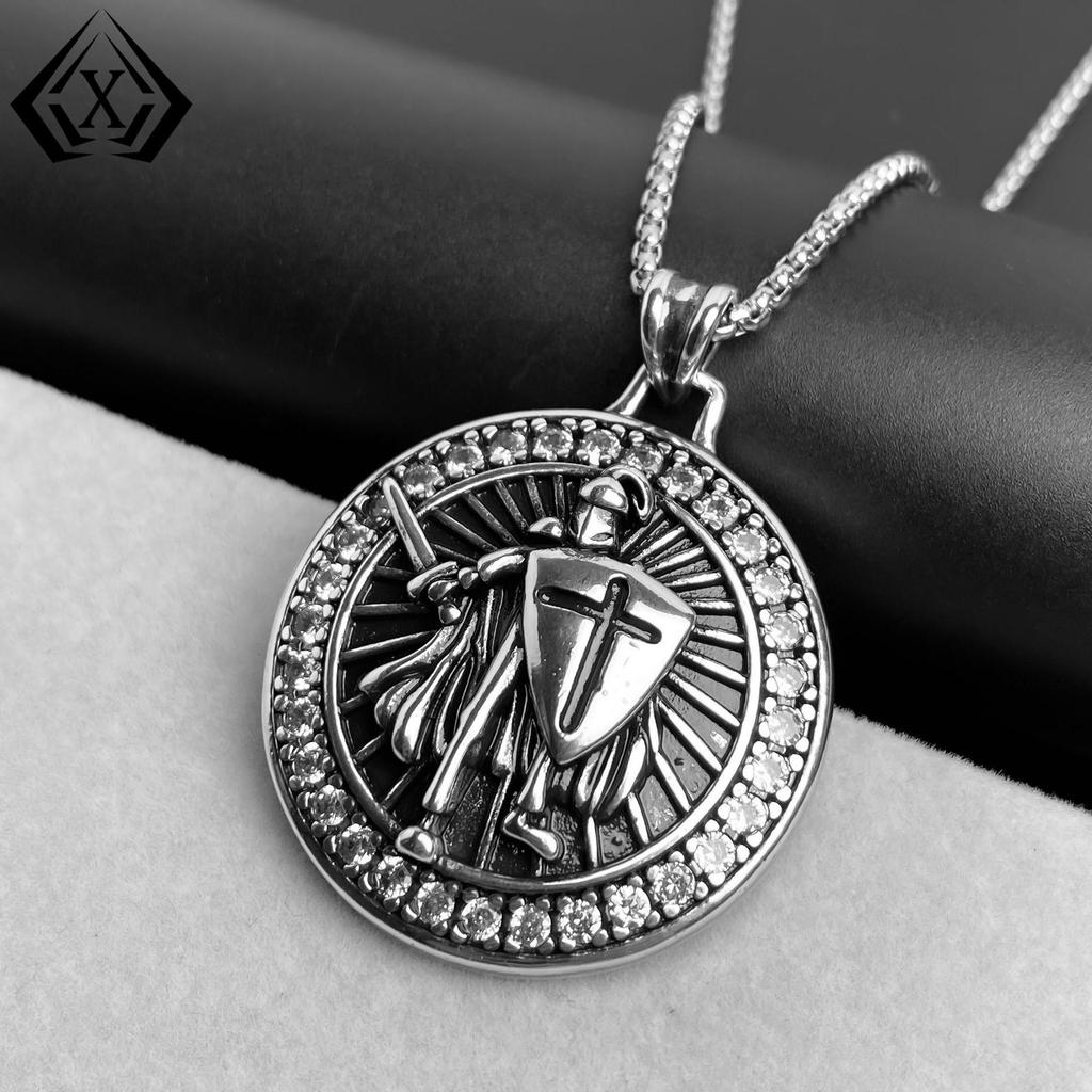 Xiweier Gothic Punk Hip Hop Round Pendant Necklace