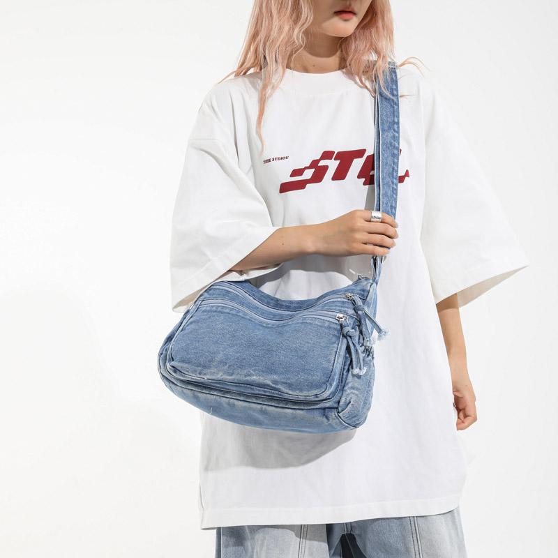 Vintage Style Denim Shoulder Bag for Women, Retro Blue Jean Crossbody Handbag, Cute Grunge Alt Gift for Teen Girls, for School