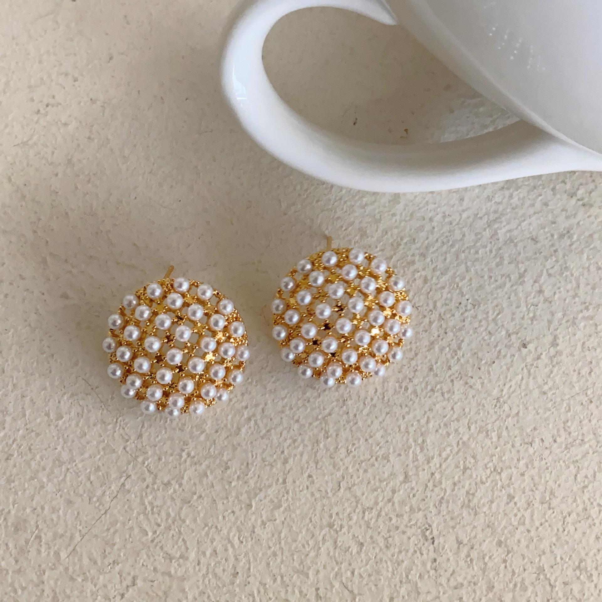 

Французские Премиум жемчуг Круглые легкие роскошные большие серьги-гвоздики Ретро Винтаж Темпераментные серьги-пуговицы Серебряные серьги-иглы