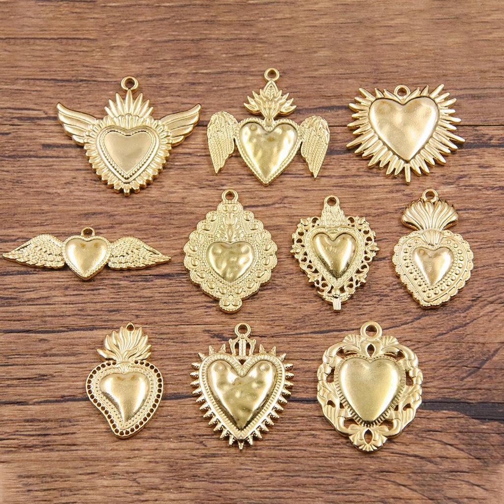 Gothic Heart Charms: Vacuum-Plated Stainless Steel Jewelry Accessories in 2 Colors and Multiple Styles for Halloween Pendants