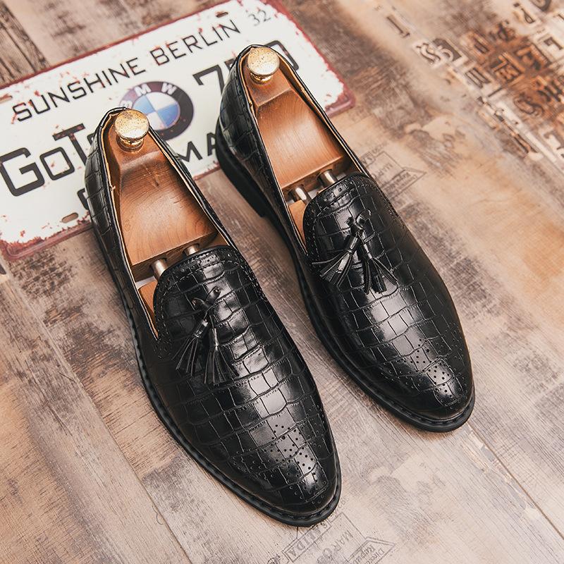 

British men s leather shoes trend Korean version hairstylist tassel set feet one pedal leather shoes men s large size 38 чёрный