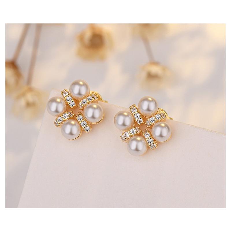 Elegant Fashion Floral Pearl 925 Silver Needle Stud Earrings For Women