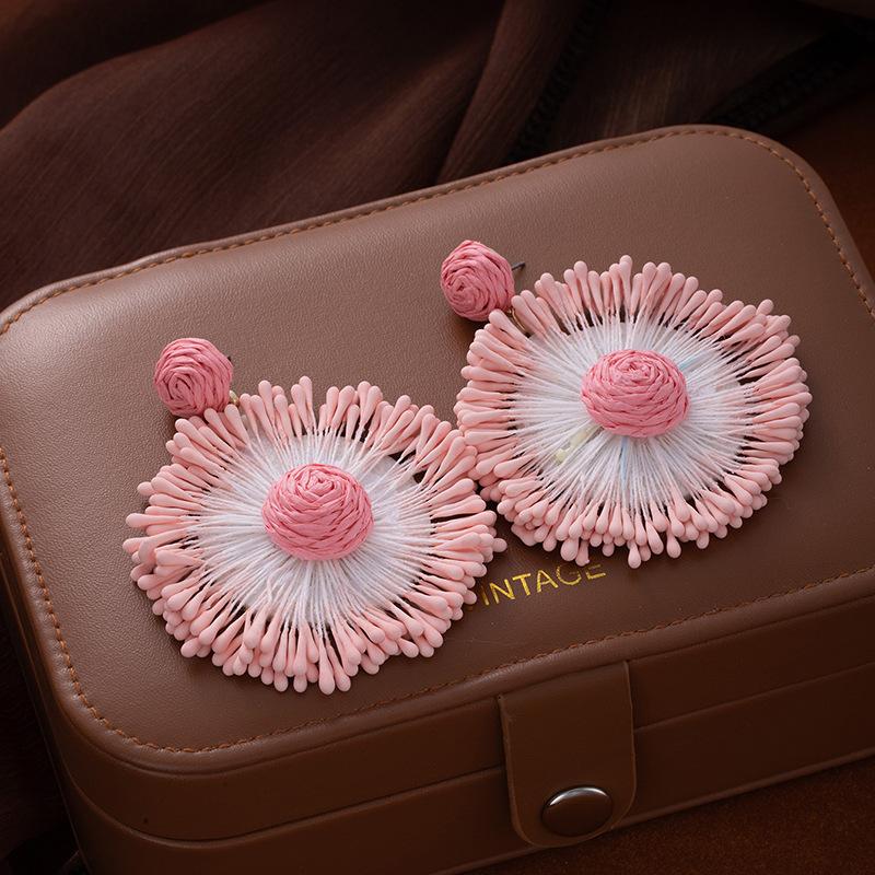 

Bohemian Vacation Style Small Fresh Flower Earrings Women S Fashion Temperament Elegant High Sense Contrasting Flower Earrings