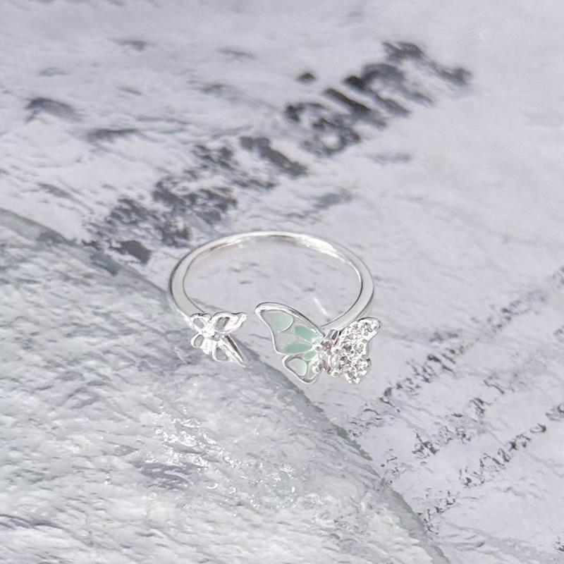 Retro Emaille Verschmiert Grau-Grün Schmetterling Personalisierbarer Öffnungsring Damen Weiß Exquisite Blume High-End Super Fee Ring