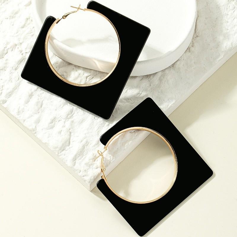 Exaggerated Black Acrylic Square Earrings: Minimalist, Fashionable, Light Luxury Design чёрный
