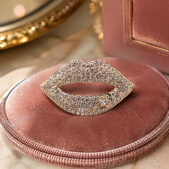 Alloy Bags Pin Sexy Rhinestone Lip Brooch for Women, Red Shape Lapel Bag Decoration Pin, Clothing Accessory Suits Coats Scarves Shawls Pins