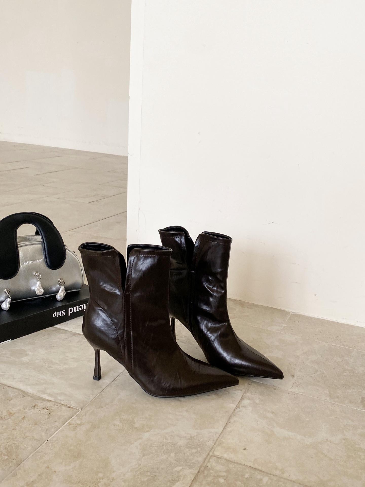 

2025 Европейский и американский стиль заостренный универсальный широкий голенище тонкий каблук высокий каблук короткие ботинки 39 темно-коричневого