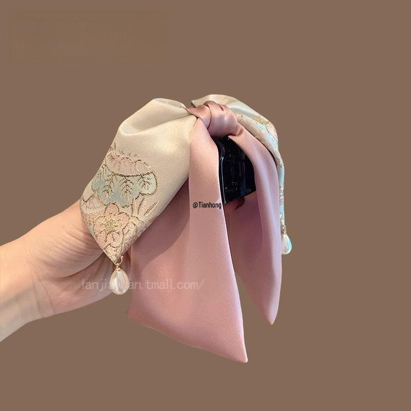 Bestickte Jacquard Haarspange: Mittelgroßes florales Accessoire im chinesischen Stil für Damen-Pferdeschwänze