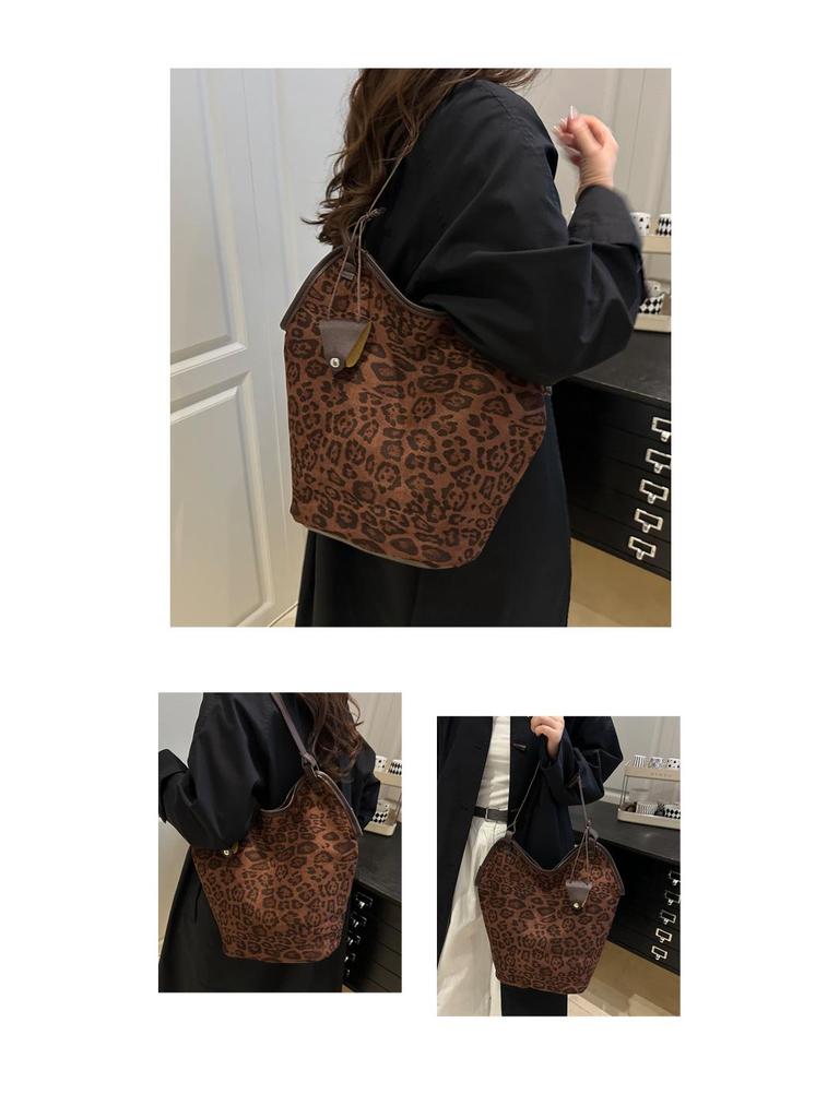 2025 Early Autumn Large-Capacity Leopard Print Retro Shoulder Tote Bag