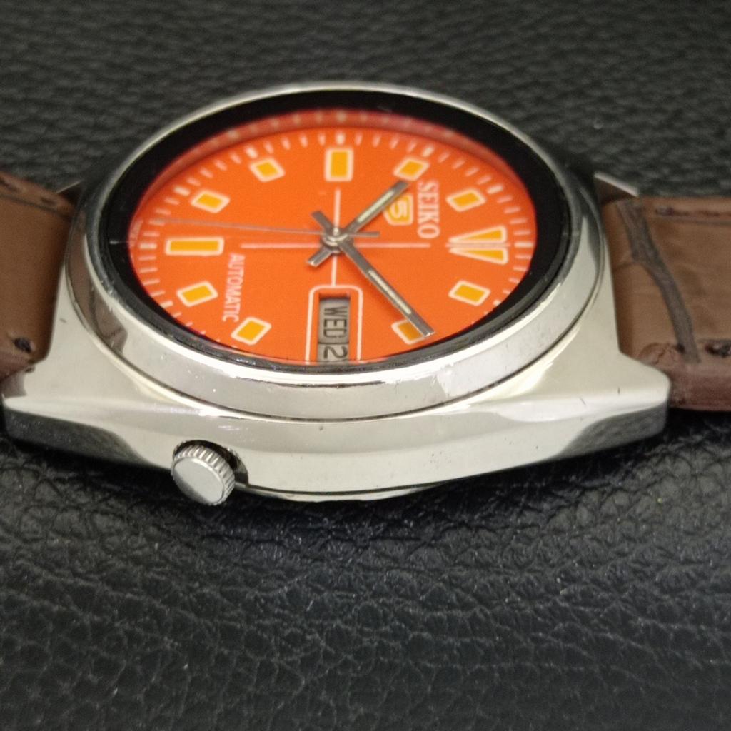 VINTAGE SEIKO 5 AUTOMATIC 7009A JAPAN MENS ORANGE COLOR DIAL WATCH A702096-5 R208-a702096