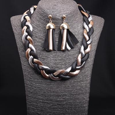Catwalk Models, Metal Woven Short Collarbone Necklace, Earrings Set, Women'S Exaggerated Fashion Accessories