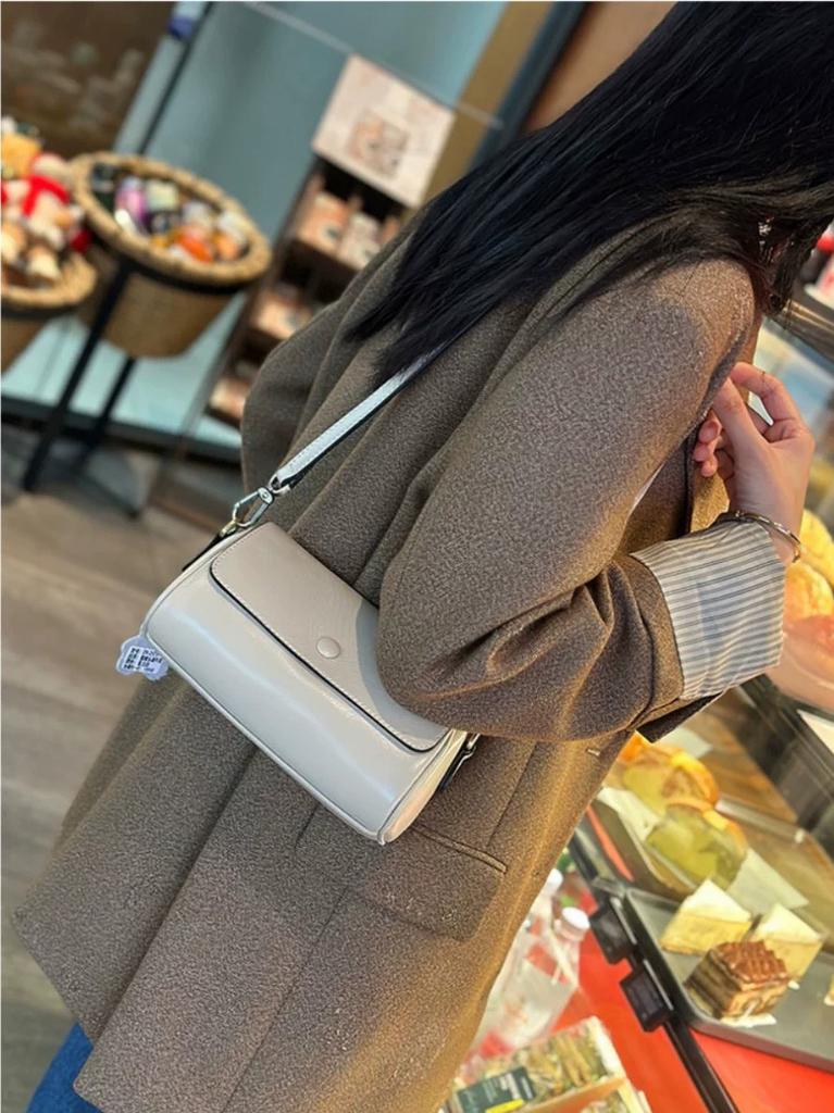 2026 New Round Bag, Underarm Bag, Genuine Leather Women's Bag, Fashionable and Versatile, Niche DesignHigh-Quality Crossbody Bag
