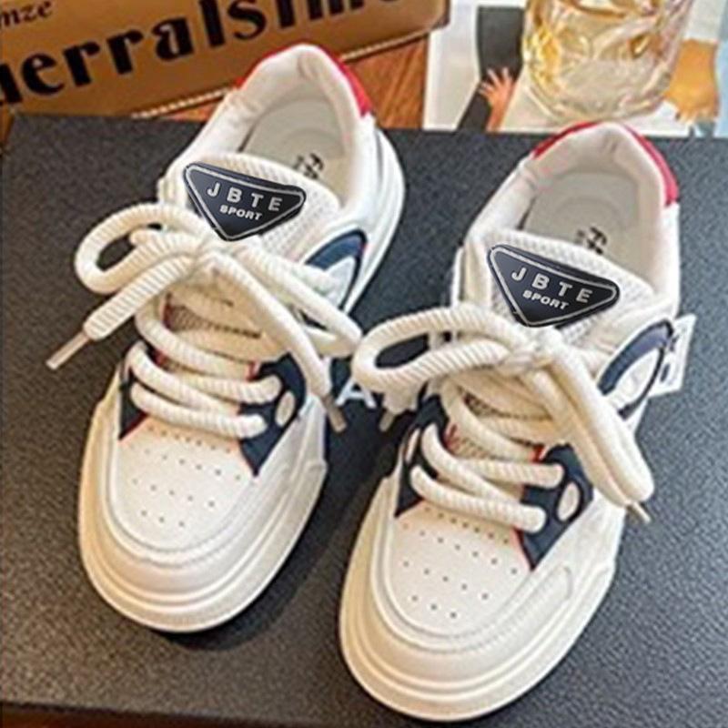 Spring and Autumn Internet Celebrity Thick-soled White Shoes Women's Fashion Trend Lightweight and Versatile Women's Casual Shoes with Niche Texture