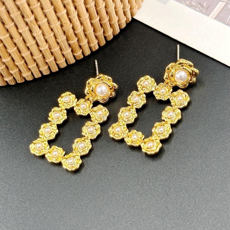 Summer Women S Camellia Stud Earrings Temperament Earrings золотой