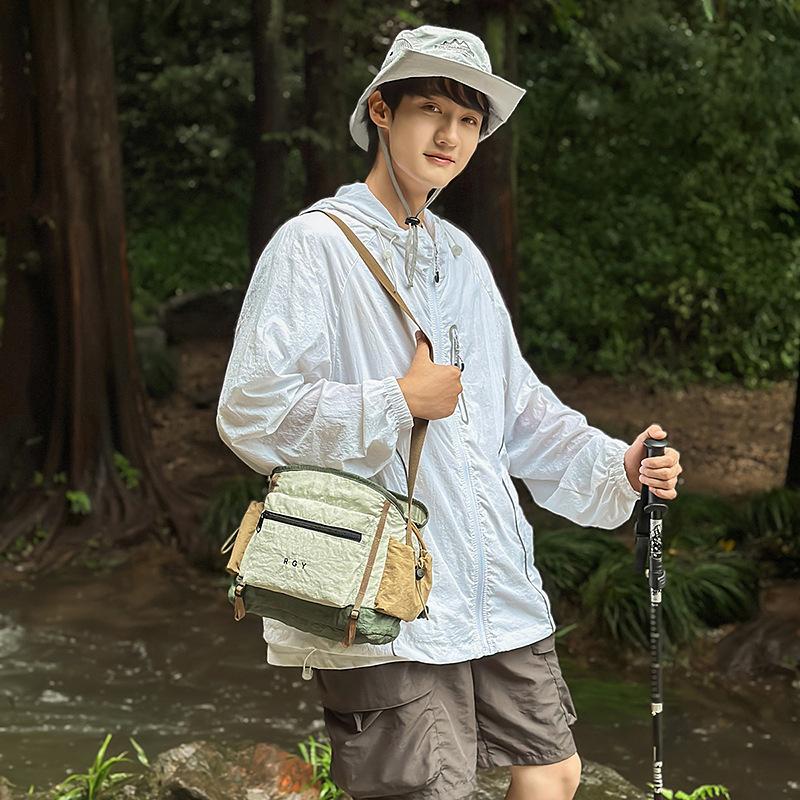 A High-quality, Fresh and Sweet Color-blocking Bucket Bag and A Lightweight Mountaineering Crossbody Bag