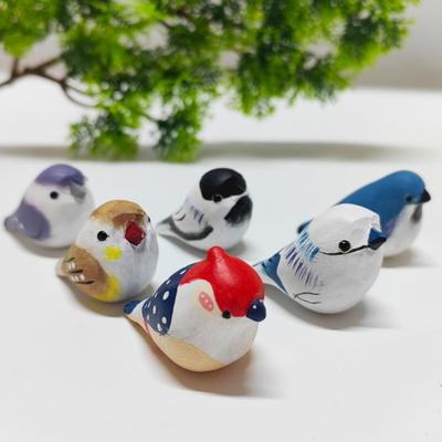 Handmade Bird Figurine Wooden Carving Bird Statue Miniature Wildlife Sculpture for Living Room Office Desktop TV Stand Decor Gifts for Bird Lovers