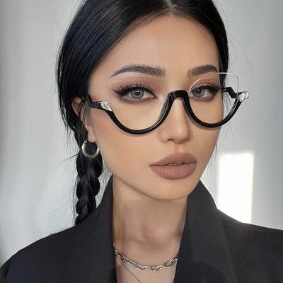 Neue dreieckige Brillenfassung für Damen, modische Persönlichkeit, Retro, klassisch, mit Diamanten besetzt, Halbrahmen, schlichte Brille