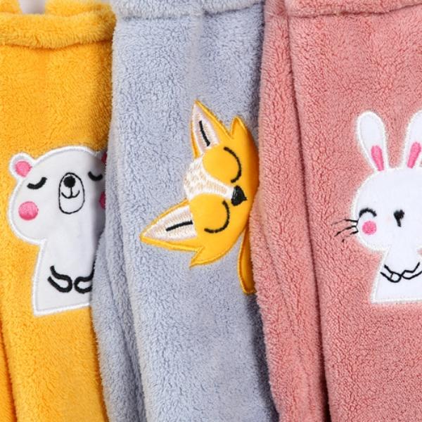 High Density Coral Velvet Cartoon Embroidery Hanging Towel Kitchen Cloth Handkerchief Absorbent Towel