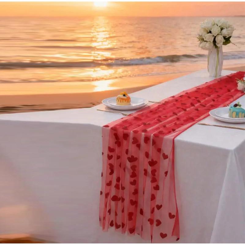 Red Heart-Shaped Mesh Table Runner Romantic Heart Design Wedding Table Decor Transparent Heart Pattern Valentine's Day Party