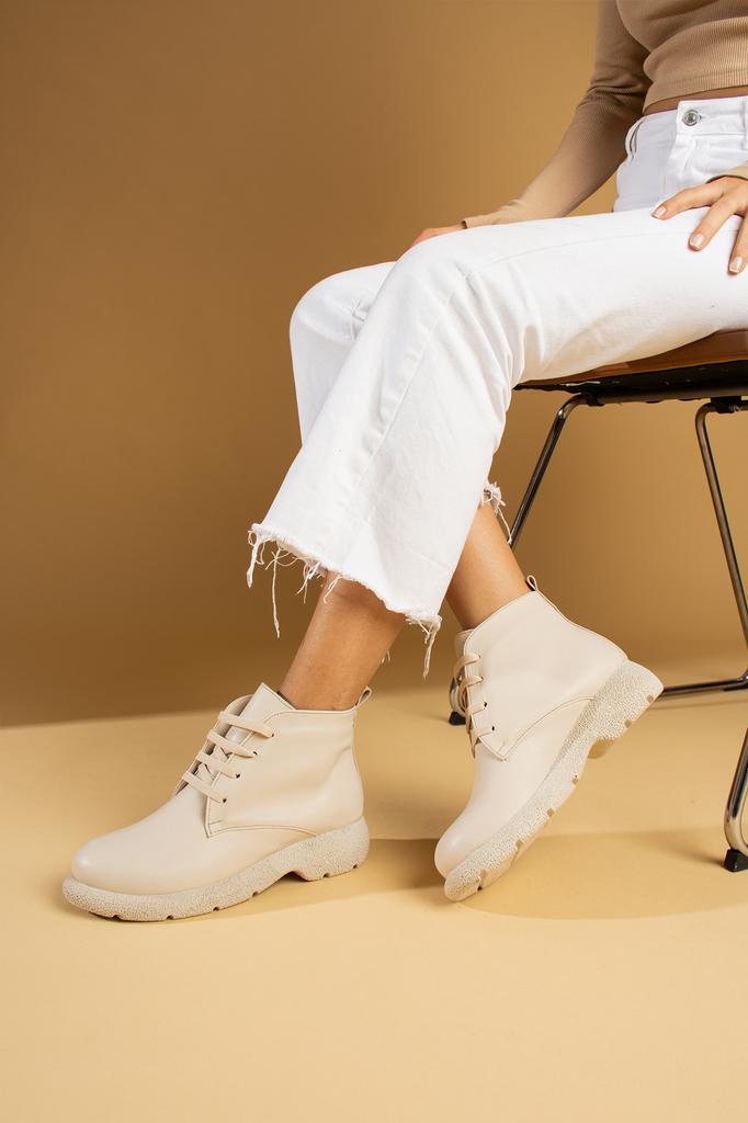 Stilvolle Damen-Schnürstiefel mit bequemer Sohle 60-1015-23Volume