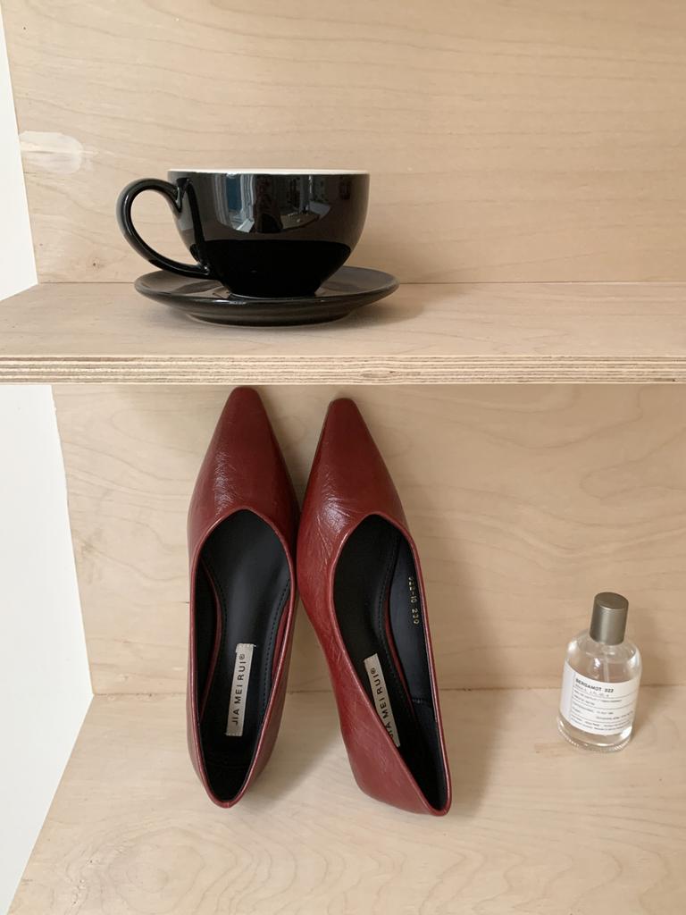 Square head small slope heel is not tired of feet, autumn 2025 new light mouth with skirt temperament single shoes women's shoes