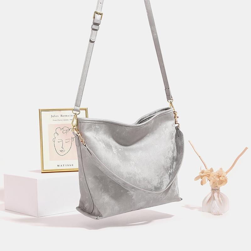 Versatile New Chinese Bag Women'S High-End Sense Niche Large-Capacity Commuting Guofeng Underarm Tote Bag