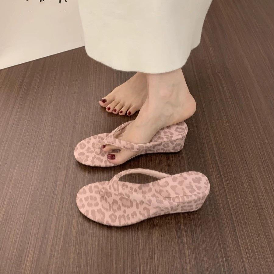 Beautiful pink leopard print wedge heel flip-flops shoes female new fairy high heel sandals
