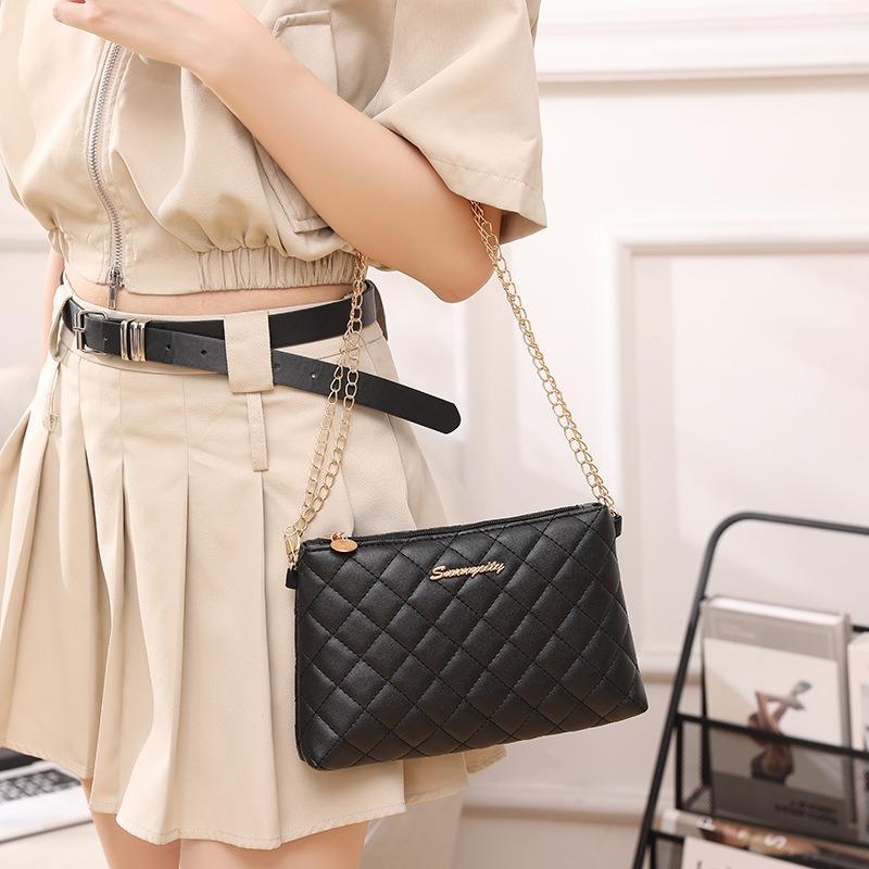 Simple Atmospheric Chain, Small Square Bag, Small Fresh Rhombus Embroidered Shoulder Mobile Phone Bag, a Women's Bag.