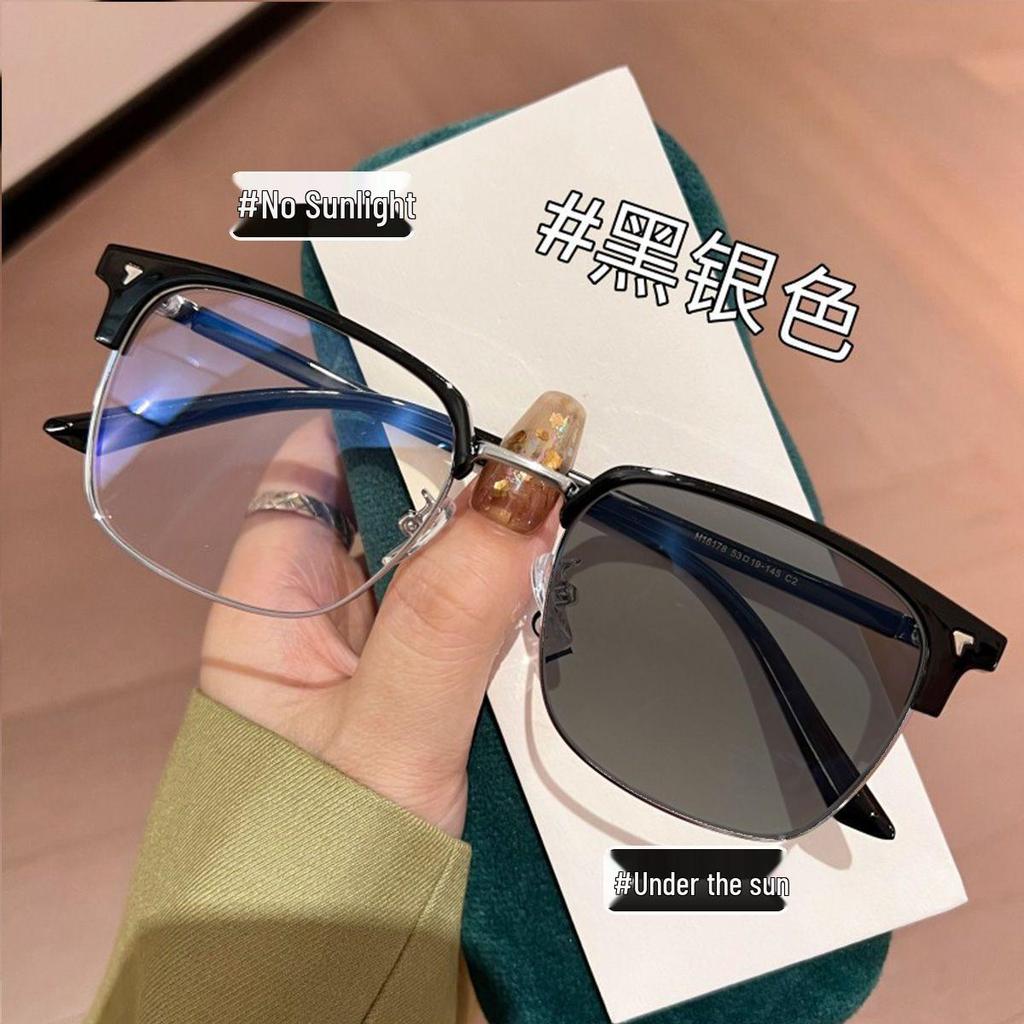 Retro Black Half-Frame Photochromic Myopia Glasses with Large Frames and Anti-Blue Light Feature