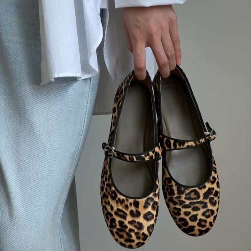 Fashion 2025 New Ladies Shoes Shallow Women's Flats Fashion Leopard Print Casual Round Toe Light Best Seller Comfortable Flat Low Heels