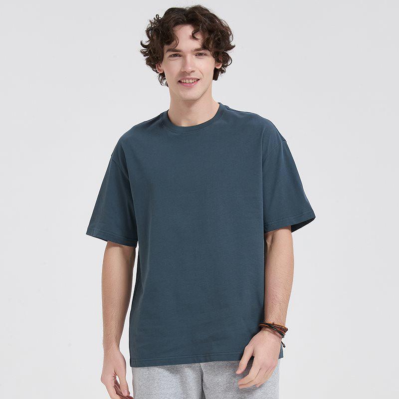 Hochwertiges Herren-Kurzarm-T-Shirt aus gekämmter Baumwolle (220g) mit leicht überschnittenen Schultern - Sommer 2026 Kollektion