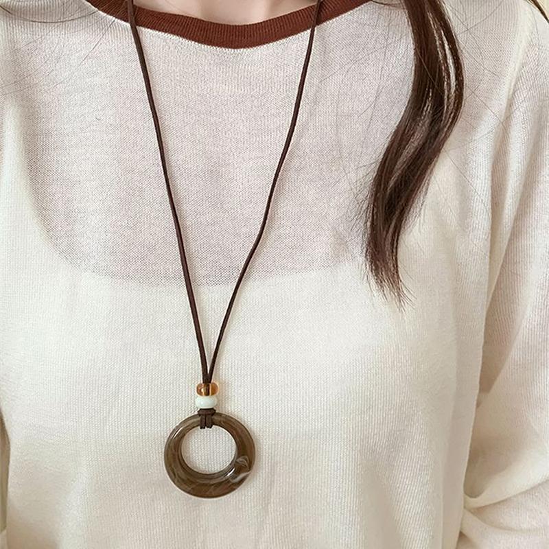 Brown Circle Woven Rope Necklace Women'S Minimalist  Cold Tone Vintage Style Resin Material Necklace Accessory