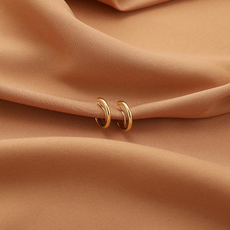 Korean Style Retro Pearl Ear Clip for Women - Mosquito Coil Holder, No Piercing, High-End, Fashionable and Versatile Luxury Earrings