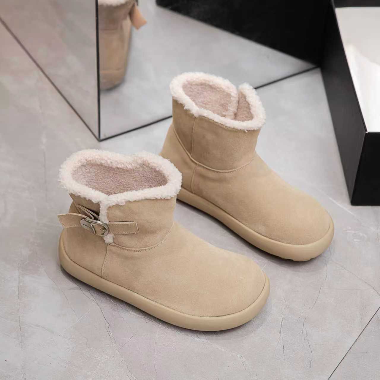

Leather thick-soled heightening snow boots women s autumn and winter new boots fleece warm round head comfortable versatile cotton shoes women s shoes 40