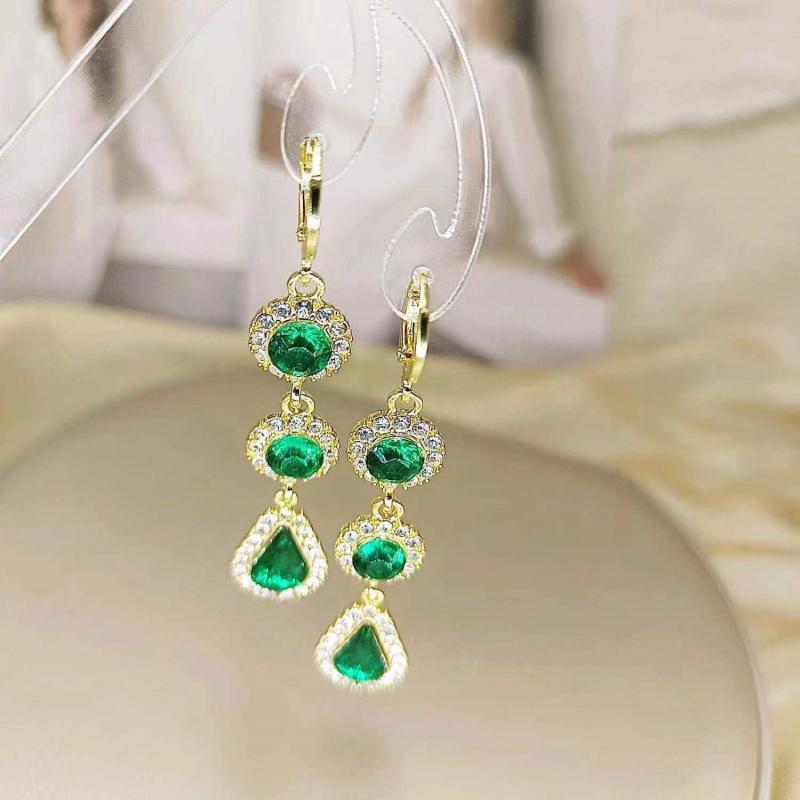 Summer Green Flower Fashionable and Elegant Earrings Temperament Versatile Sweet Stud Earrings Atmospheric Fresh Earrings