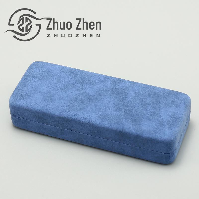 Sheepskin Pattern Compression-Resistant Glasses Case: Leather-Iron Blend for Myopia & Presbyopia, Customizable Print.