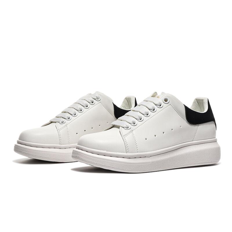 Fashionable and comfortable best-selling versatile fashion sports shoes with soft sole height-enhancing casual.