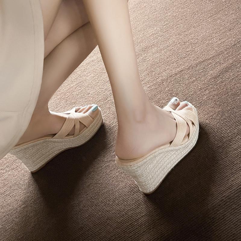New holiday woven hemp rope thick-soled high-heeled slippers women's waterproof table daily wear versatile suede cool slippers women