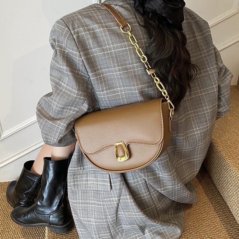 Spring New Fashion Simple Saddle Bag Messenger Bag Trendy Texture Handbag Fashionable Women's Shoulder Bag
