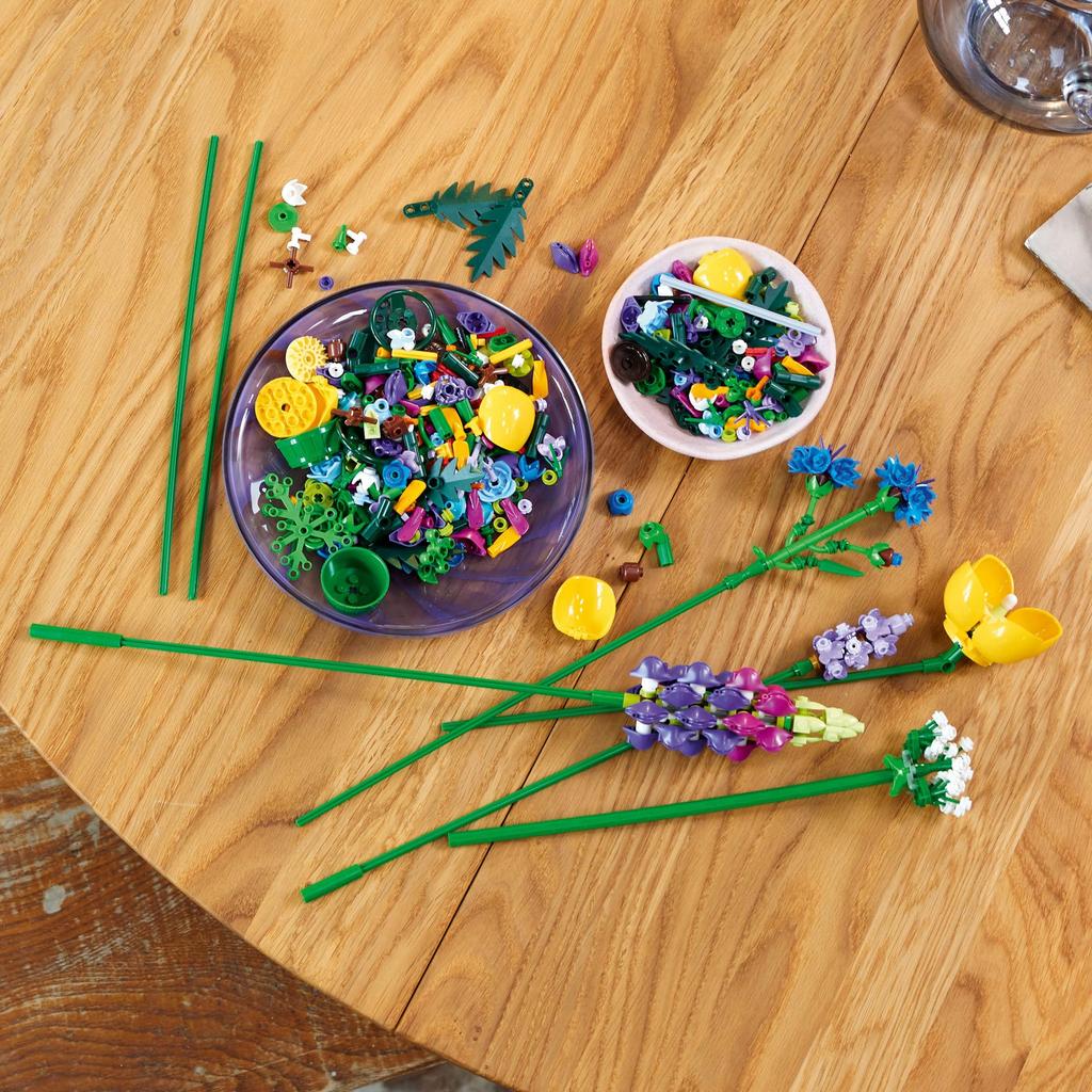 LEGO Botanical Wildflower Bouquet Toy - Birthday Gift, Mother's Day, Father's Day, Gift for Men and Women, Flower Bouquet, Artificial Flowers, Decorat