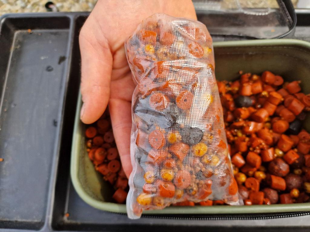 Carp food pva attract booster karpiowy 300ml ananasowy sok