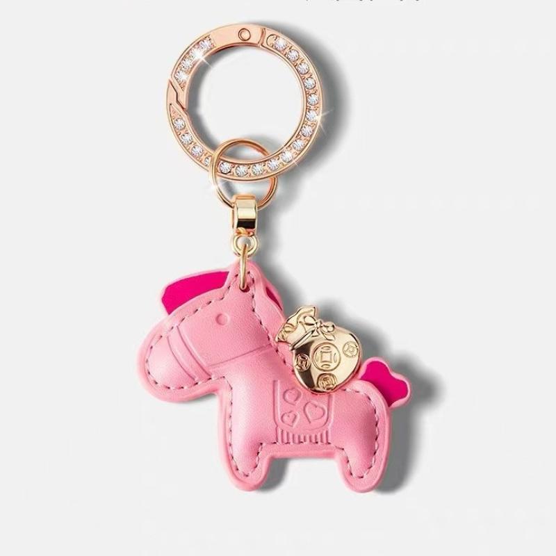 

2026 Year Of The Horse Cartoon Pony Pendant Keychain Bag Pendant Creative Lucky Horseback Money Bag Keyring Accessories Gift рожевий