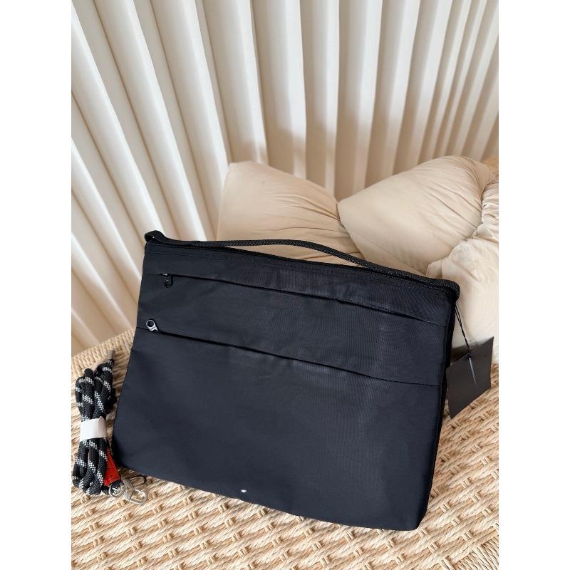 New large folding messenger bag large capacity outdoor leisure nylon waterproof super fashion shoulder messenger bag 33*4.5*24