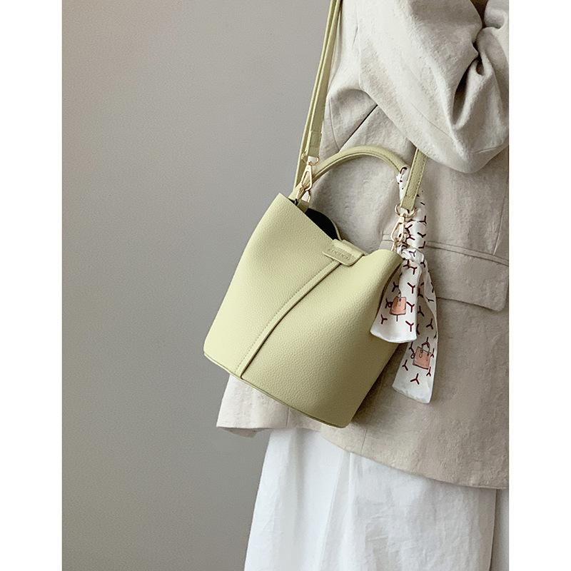 The Handbag Is A Fashionable and Simple Bucket Bag with A Niche Design and A Crossbody Bag