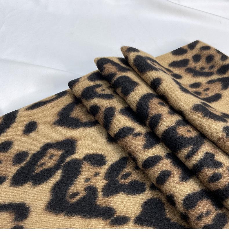 Leopard Print Women's Scarf - Autumn/Winter Thick Imitation Cashmere Shawl with Tassels - Classic European & American Style, Versatile & Warm.